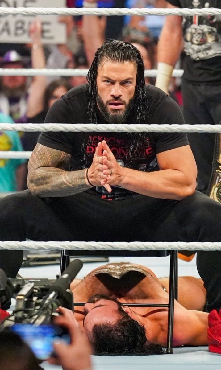#25DaysOfRomanReigns