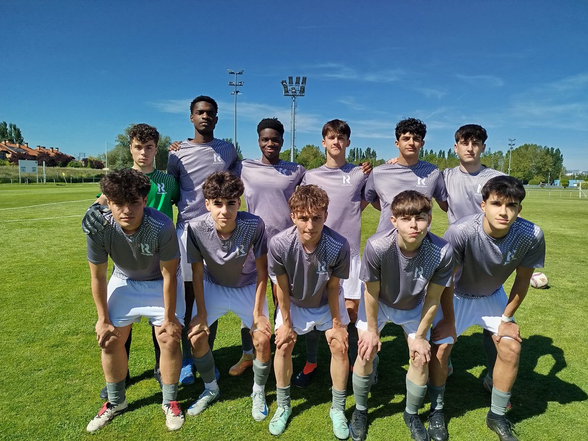 Último once titular de la temporada: 6 jugadores de primer año+ portero con 15 años.
Fin de ciclo en el Betoño, a esperar un nuevo proyecto ⚽....