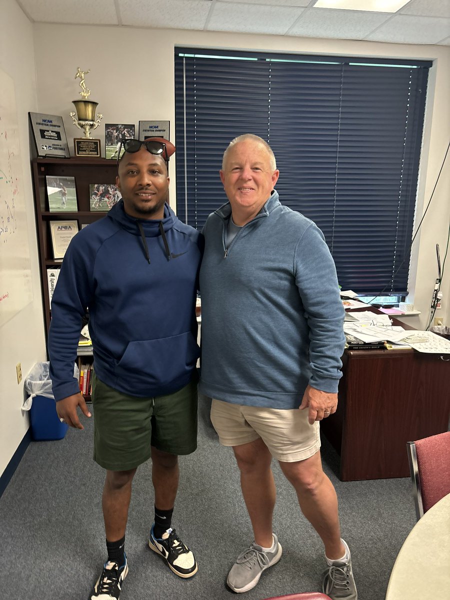 BrandonAdams_6's tweet photo. It was great catching up with my college Offensive Coordinator @S_Hodgin while on campus yesterday! #SUFootball 🏈 https://t.co/0PkbMW1Uzg
