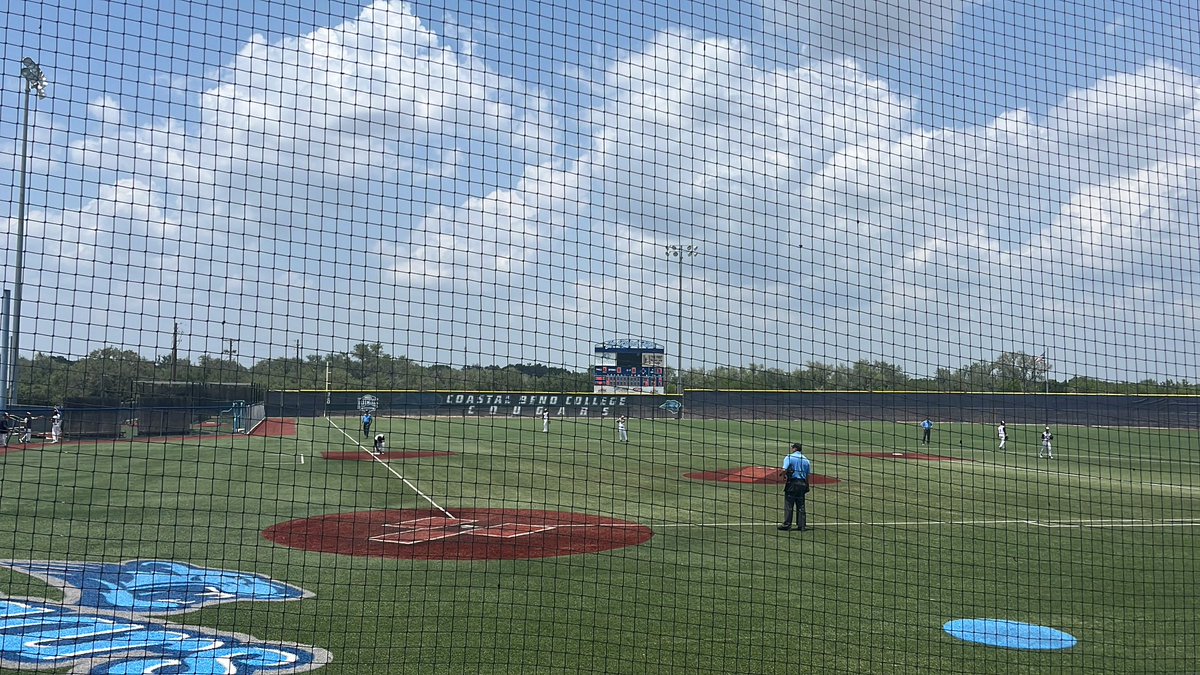 I made it to Beeville for Game 2 of Smithson Valley-La Joya Palmview baseball regional finals. 

Palmview took Game 1 last night. Smithson Valley leads 1-0 at the end of the first inning this afternoon.