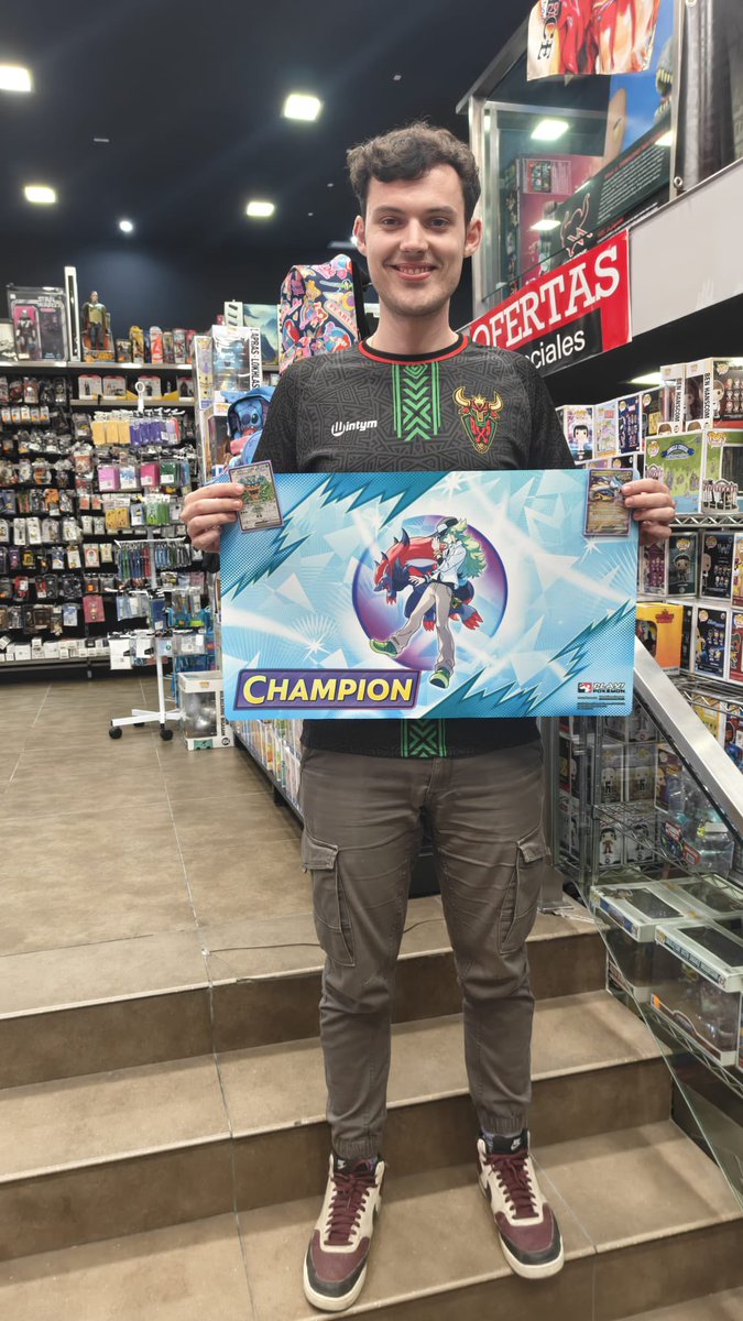Segundo tapete que consigo de N’s Zoroark , League cup win en <a href="/comicstores/">Comic Stores</a> , gracias a <a href="/LosBiXosTCG/">Los Bi❎os TCG</a> por el apoyo!!! #UnionBixos
