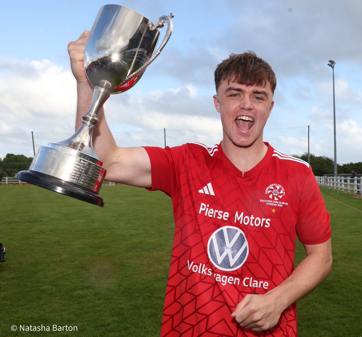 🏆 Clare Cup Final
Newmarket Celtic 1-0 Tulla United
⚽️ Eoin Hayes
🥇 Man of the Match - Harvey Cullinan

🏆🇦🇹 Newmarket Celtic are the 2024/25 Clare Cup winners 🇦🇹🏆

⚽️🏆 We have won the Clare Cup for a record 20th time in our 26th final appearance