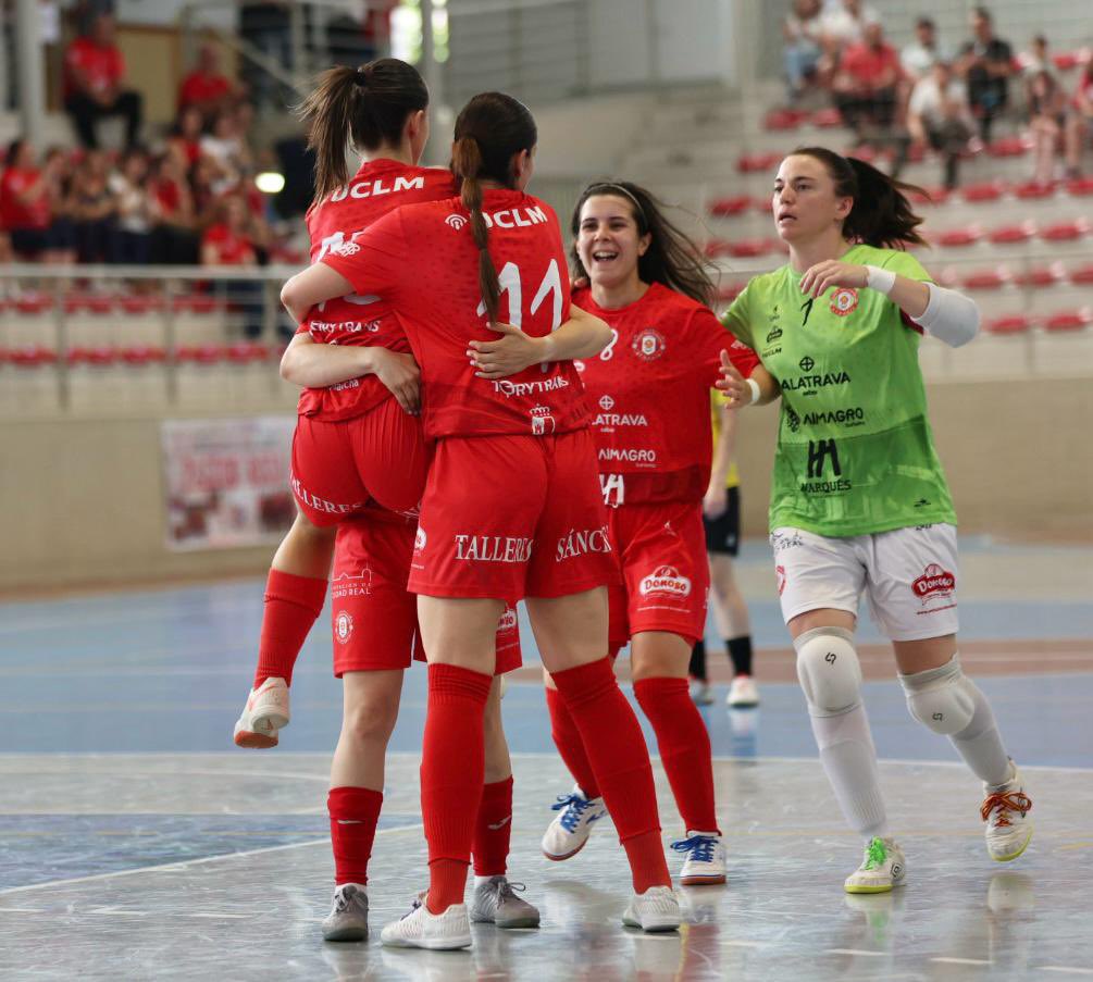 🟪Cruces - 1ª
Eliminatoria Ascenso a 1ª División #FútbolSalaFemenino:

🟪 <a href="/rodiles_fs/">Rodiles Fútbol Sala</a> - AE Penya Esplugues
🟪 <a href="/cdrivasfutsal/">C.D. Rivas Futsal</a> - <a href="/bembrivefs/">Bembrive FS</a> 
🟪 <a href="/aecslh1986/">AECS L'Hospitalet</a> - <a href="/ADCeuta_FCFem/">AD Ceuta FC Femenino</a> 
🟪 <a href="/FsRipollet/">Fútbol Sala Ripollet</a> - <a href="/vilalba_fs/">Grupo Forma-t Vilalba FS</a> 
🟪 <a href="/CDChiloeches/">CD Chiloeches</a> - <a href="/InterSala10_Zgz/">Wanapix Aldelis InterSala10 Zaragoza</a> 
🟪 <a href="/valdetiresfsf/">valdetiresfsf</a> - <a href="/AlmagroFSFclub/">Almagro F.S.F</a>