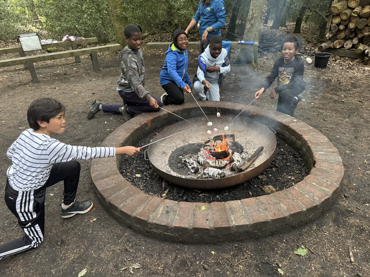 Lovely evening singing songs and toasting marshmallows by the campfire #bankholidayweekend