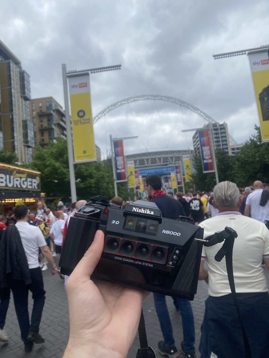 Got myself a Nishika N8000, and brought it along for the champ playoff finals. Intrigued how these will turn out!