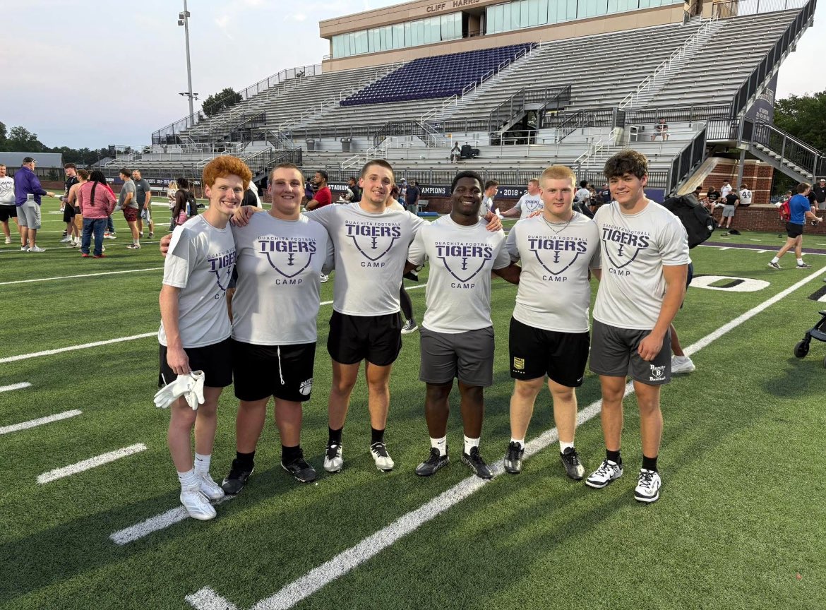 Colewithering1's tweet image. Had a great time @OuachitaFB camp yesterday! Went as a OLB. Glad to see so many teammates. @CoachCarsonFB @CoachCalebPerry @winnerswin07 @brettcville9 @HunterEskola9 @BauxiteMinersFB @Diamondboyz7v7 @PrepRedzoneAR @bench424nmore