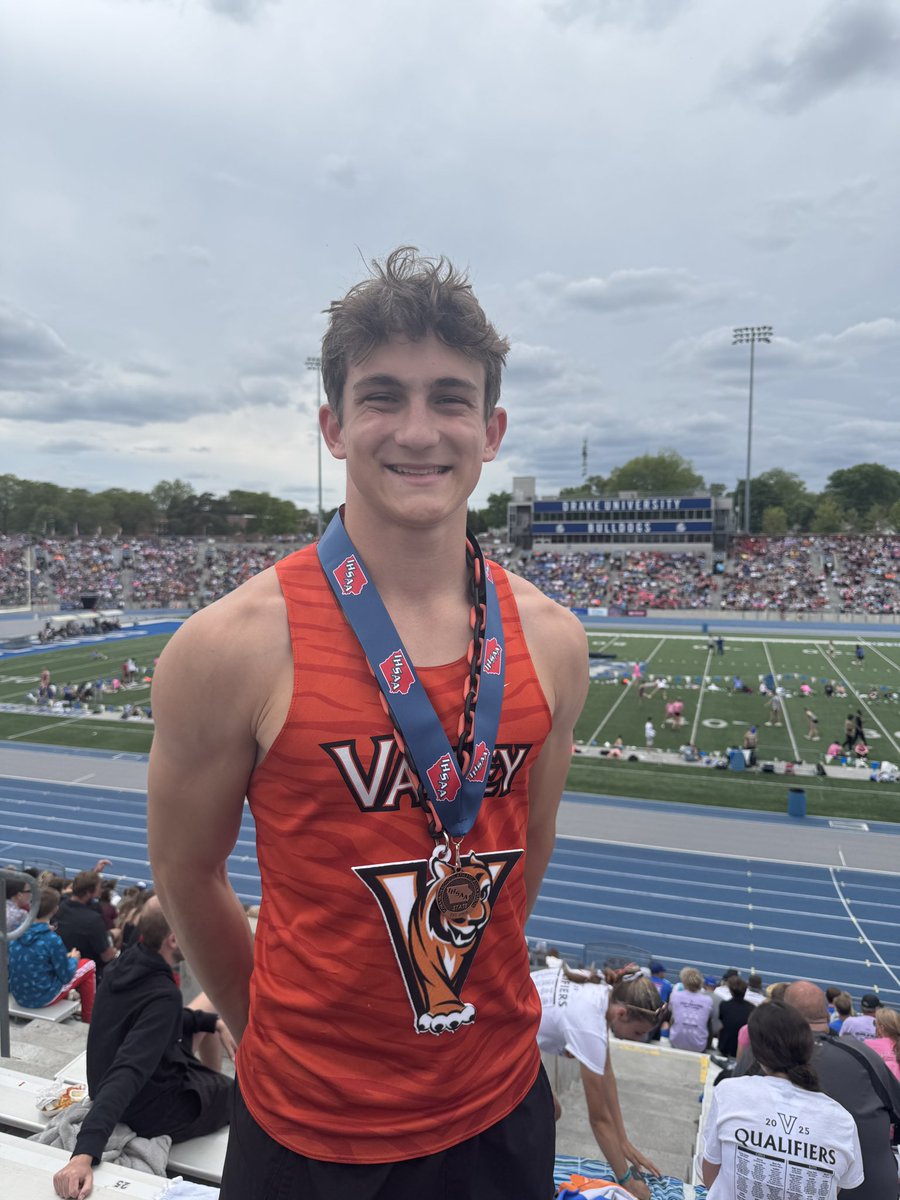 ValleyXCTF's tweet image. Miciah LeLaCheur finishes the weekend with a 5th place in the 110 high hurdles in 14.28 and is now 3rd all-time at Valley