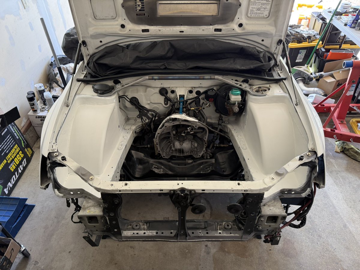 rulershiped's tweet image. Just primer and this already looks so good. Still gotta actually do body work to them but god for now till I’m able to get all the kinks and custom stuff working