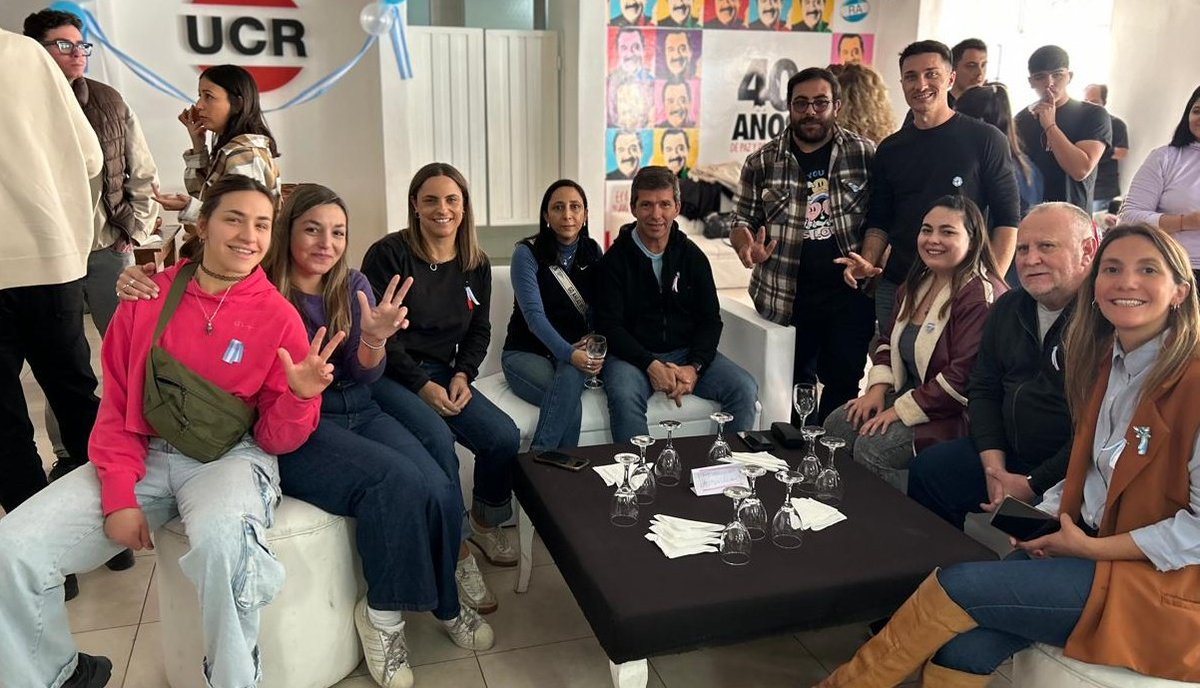 FESTEJO PATRIO EN <a href="/UCRGodoyCruz/">UCR Godoy Cruz</a> 🇦🇷🇵🇱

Compartimos un gran locro de 25 de Mayo en el Comité Departamental junto a nuestras autoridades y militancia.

Un encuentro que reafirma que la construcción política siempre se fortalece en la unión y el compromiso colectivo.

<a href="/ucrmendoza/">UCR Mendoza</a>