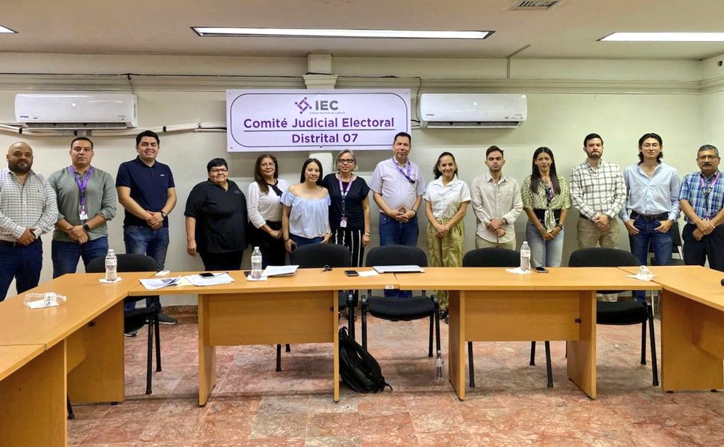 Instituto Electoral de Coahuila (@iec_coahuila) on Twitter photo La Consejera <a href="/letybravoo/">Leticia Bravo Ostos</a> sostuvo reuniones de trabajo de seguimiento de la #ElecciónJudicial en #Coahuila con los Comités Judiciales Electorales Distritales de San Pedro y Torreón. A este último también asistieron el Consejero <a href="/jccr11/">Juan Carlos Cisneros</a> y el Secretario Ejecutivo Gerardo Blanco. La Consejera <a href="/letybravoo/">Leticia Bravo Ostos</a> sostuvo reuniones de trabajo de seguimiento de la #ElecciónJudicial en #Coahuila con los Comités Judiciales Electorales Distritales de San Pedro y Torreón. A este último también asistieron el Consejero <a href="/jccr11/">Juan Carlos Cisneros</a> y el Secretario Ejecutivo Gerardo Blanco.