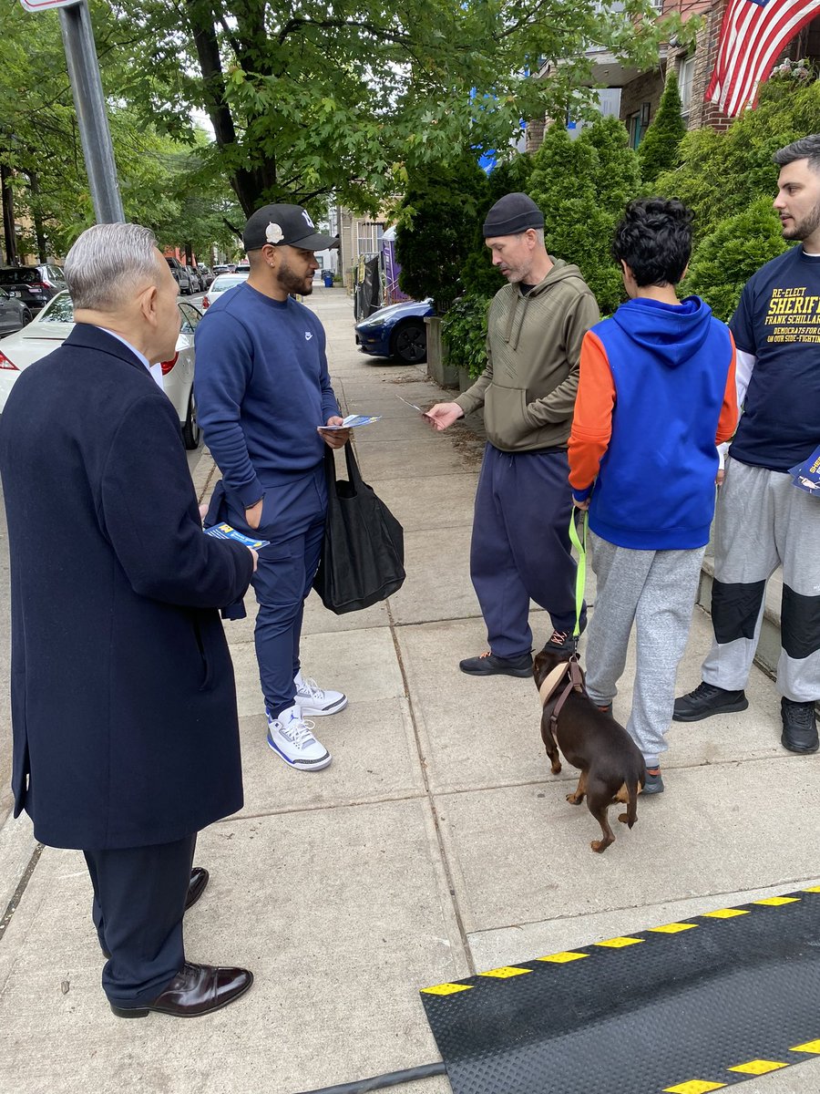 StevenFulop's tweet image. Big day on the trail: 50K letters going out from HQ (video of just 1 of 3 meeting spots-thank you, volunteers!). Finished meet &amp;amp; greets in Somerset and Middlesex, also 20+ canvasses across NJ. Now I’m off to Burlington County for final meet/greet.