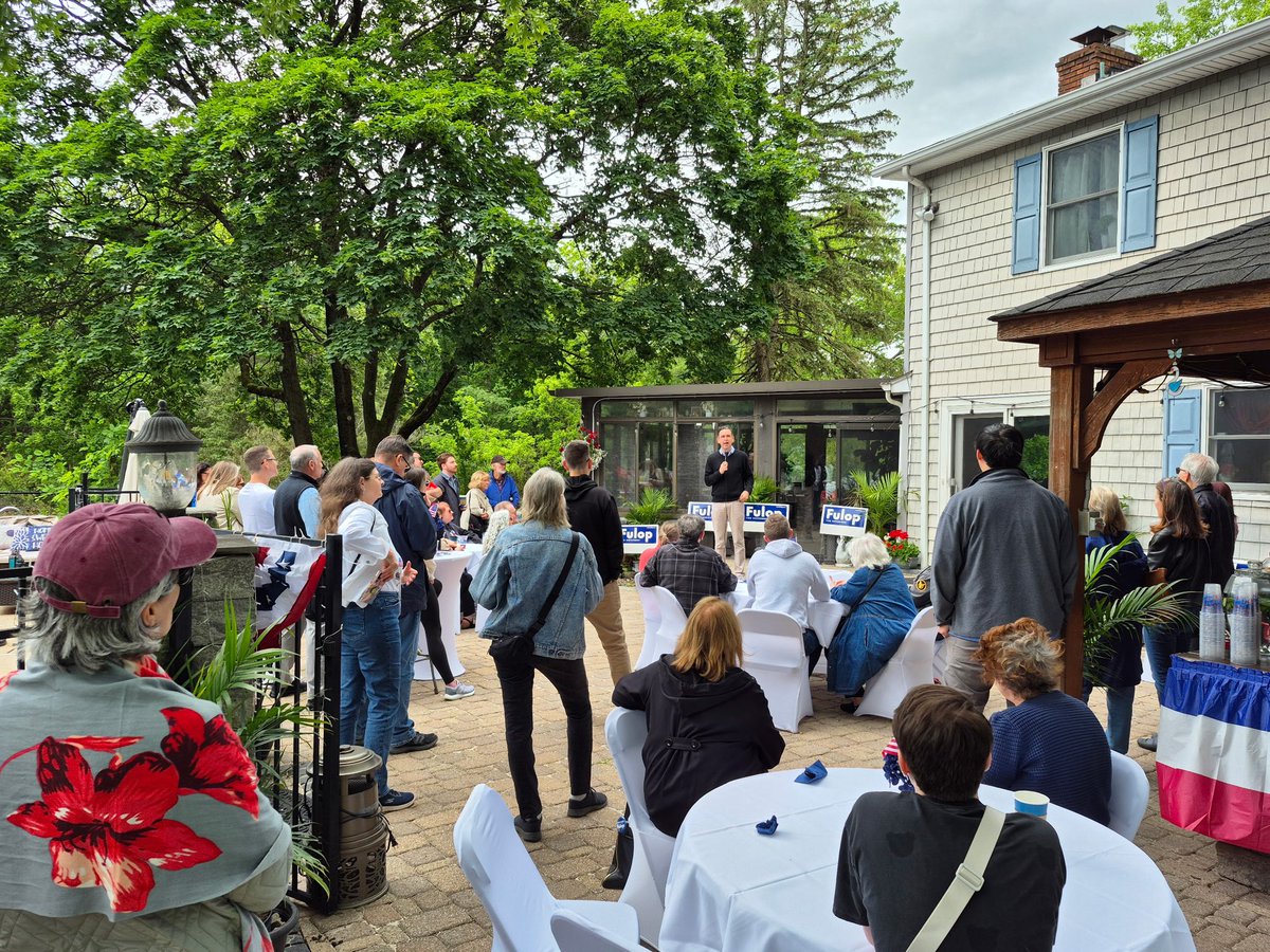 StevenFulop's tweet image. Big day on the trail: 50K letters going out from HQ (video of just 1 of 3 meeting spots-thank you, volunteers!). Finished meet &amp;amp; greets in Somerset and Middlesex, also 20+ canvasses across NJ. Now I’m off to Burlington County for final meet/greet.