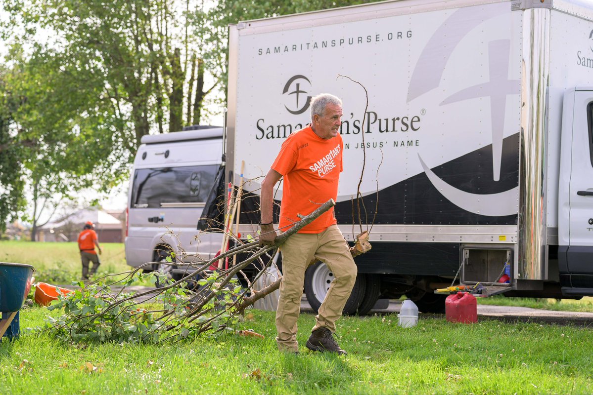 Franklin Graham (@franklin_graham) on Twitter photo .<a href="/SamaritansPurse/">Samaritan's Purse</a> teams are responding in London, KY, & St. Louis, MO, tarping roofs, cutting up downed trees, and clearing debris after deadly tornadoes left a path of destruction. If you feel called to serve with us in Jesus’ Name, visit spvolunteer.org. .<a href="/SamaritansPurse/">Samaritan's Purse</a> teams are responding in London, KY, & St. Louis, MO, tarping roofs, cutting up downed trees, and clearing debris after deadly tornadoes left a path of destruction. If you feel called to serve with us in Jesus’ Name, visit spvolunteer.org.