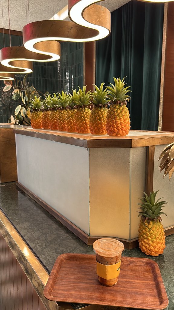 2lorm's tweet image. " مابه علم إلا سلامتك وعفاك
وأني فاقدك يا أبيض الوجه جدًا ".