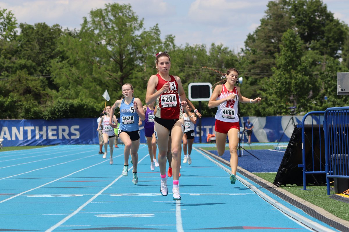 FINALLY… After many runner-up finishes at State, it’s Annika Swan of St. Ignatius declared the victor! She wins the 3A 800m in 2:10.08!