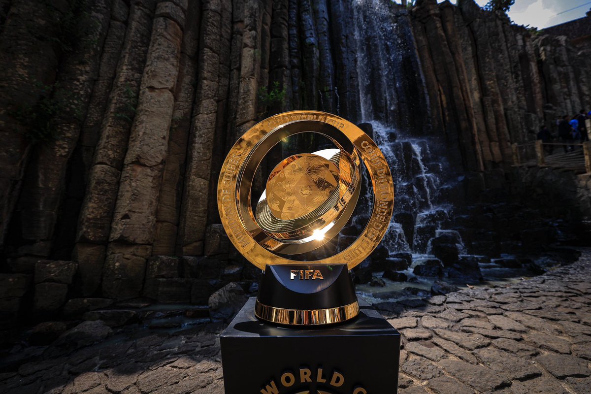 Tuzos's tweet photo. 🌎 | Un lugar único en el mundo que tenía que ser para del trofeo @FIFACWC 

#FIFACWC | #TakeItToTheWorld https://t.co/lBYSS1IfVQ