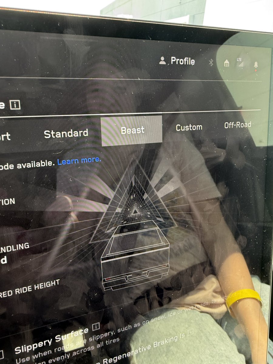 sdlocke1's tweet image. Great customer appreciation event at the Tesla - Cypress, Texas location today!