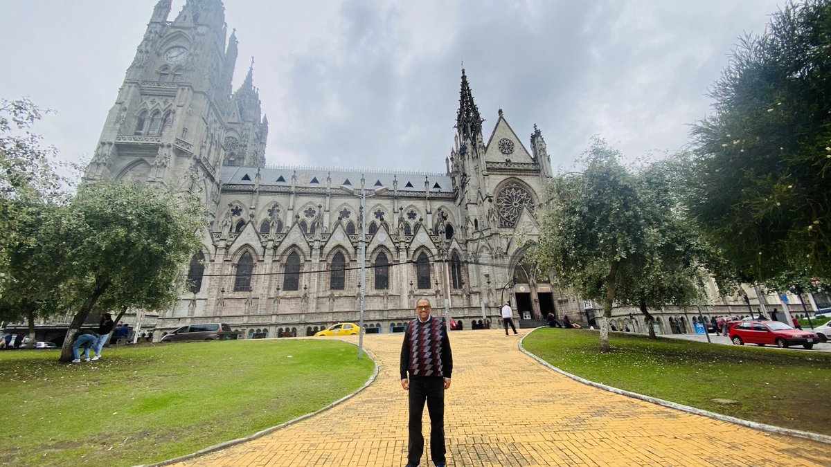 TraumaDocSF's tweet image. Many great sites to see in Quito, Ecuador. Including seeing the middle of the world, Andes Mountains, and historic churches.
