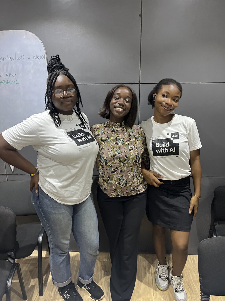 gdg_akure's tweet image. Pretty Women in Tech at #BuildWithAIAkure2025🤭🔥

@Ogehchee #GDGAkure #BuildWithAI2025