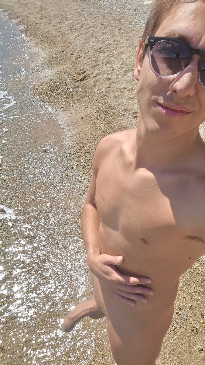 Sempre horny
Scrivetemi cosa vorreste vedere😜😈
Onlyfans.com/lelle1001