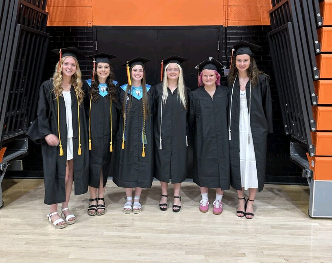 Congrats to our 6 Seniors on their Graduation!  Go do the great things we know your destined to do!