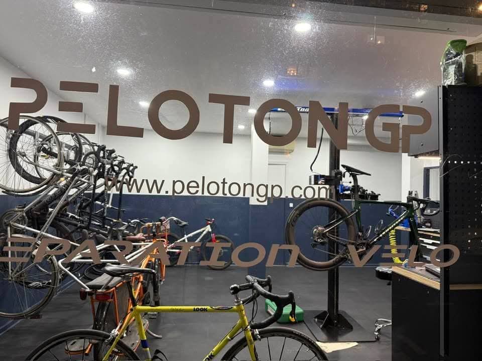 PelotonGP's tweet photo. ➡️https://t.co/d1lNRD9tvx⬅️

💻🌐 Sur le Web : https://t.co/0DZEkDXhmy
[route, gravel, VTT, tri,...]
avec de nombreuses marques à découvrir et des offres régulières

🧰⚙️Dans votre atelier : https://t.co/hvdNg6P9j5
Pour vos entretiens, réparations, montage, conseils,...

🚴‍♀️💨 https://t.co/3oXbk7cQCU