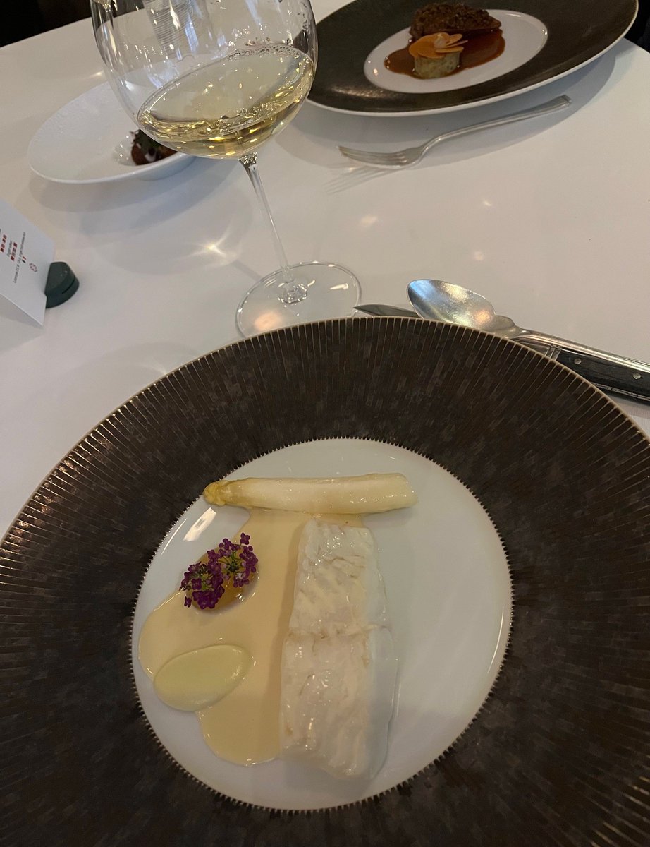 Fine piece of turbot <a href="/OrmerMayfair/">Ormer Mayfair</a> 

#MICHELINStar 

guide.michelin.com/gb/en/greater-…