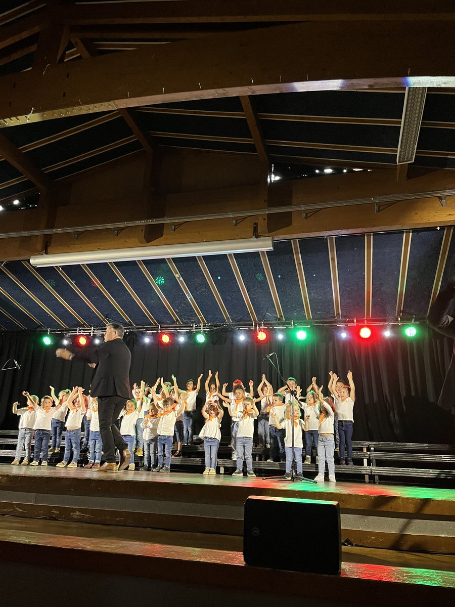 [#Concert des élèves du RPI Puybrun-Girac-Tauriac ]
➡️ A Biars-sur Cere pour une soirée « enchantée »
🎼Un projet musical fédérateur pour  un concert exceptionnel  à Biars-sur Cere 
🎺projet pour faire chanter en chœur les enfants avec le duo 
d'artistes musiciens Les Jumeaux.
