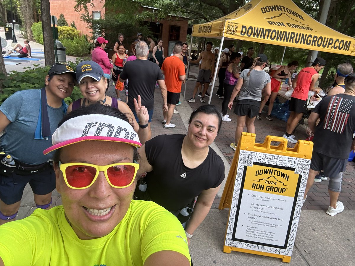 tx_sch_cnslr's tweet photo. 8 miler bright &amp; early #Saturday with #DRG @SantinoCorrales 🏃🏽‍♀️ https://t.co/nTtkCjhAFT