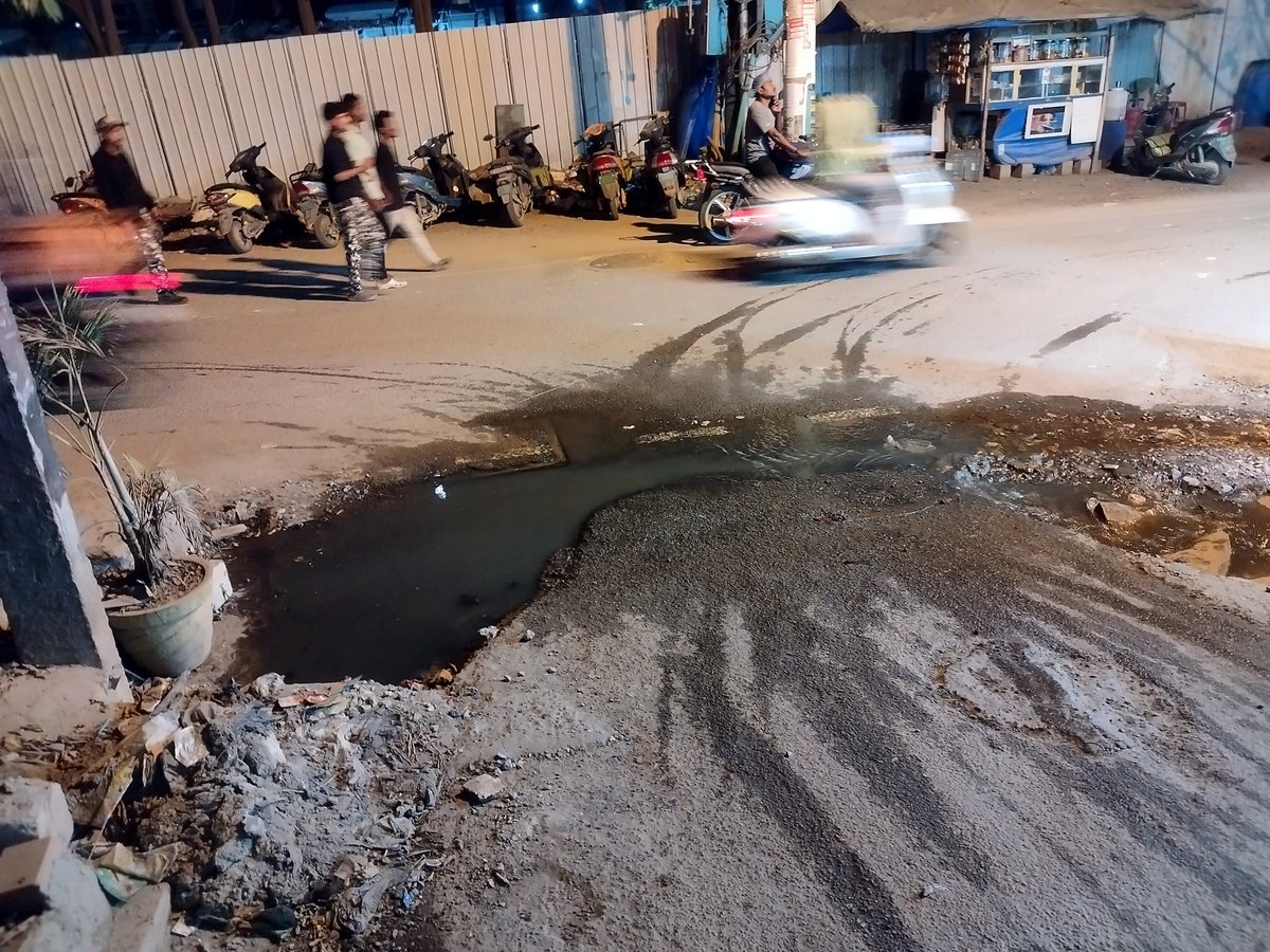 girislaus's tweet photo. @BBMPCOMM @BBMPAdmn @BBMPofficial
The condition is still the same for more than 3 months. Any update?
#BBMP https://t.co/eEtkaqdwQ4