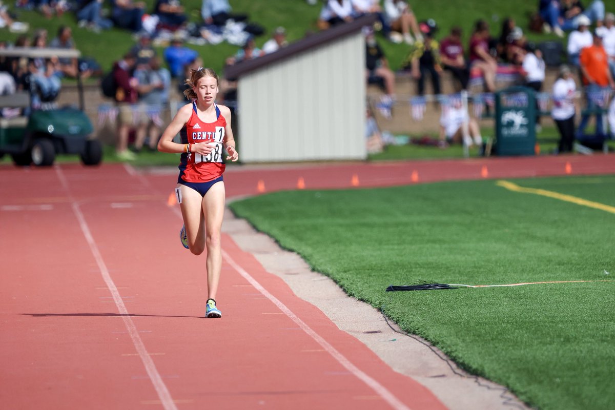 RUBY IHMELS
Sets a new personal best in the 800 running 2:16.23 and places 3rd! That moves her into 4th in School History!