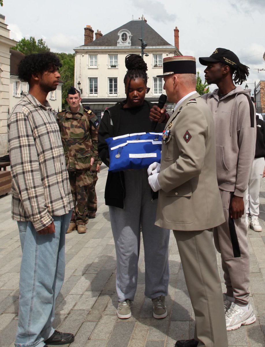 Délégation Militaire Départementale de l’Essonne tweet media
