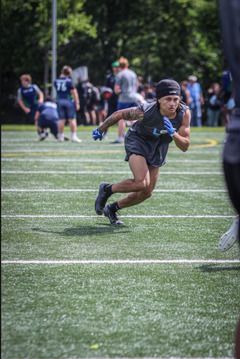 isaiahluc5's tweet image. Pad level is everything!
#newthreads
@LSAWolfDen @LoudounSportsAC @The1AndOnlyOB @danteabsher3 @CoachJackson26 @CoachTFields @VaPrepsRivals @WillVapreps @carljfred @STSBuno