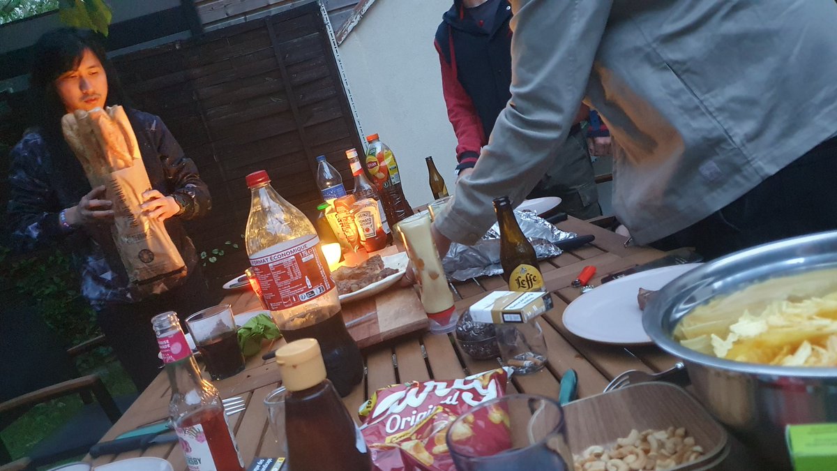 On passe au day 2 de la #KOF95 et on se fait un giga barbecue, que demander de plus ?