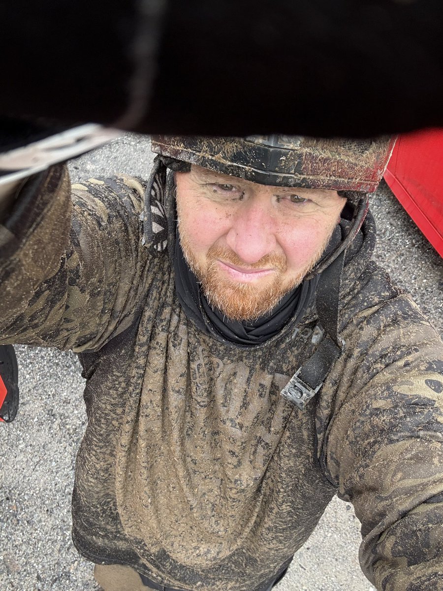 Day two in the books!!! Bromont not disappointing yet!! Just wish I had a hottie to keep me warm😜😜