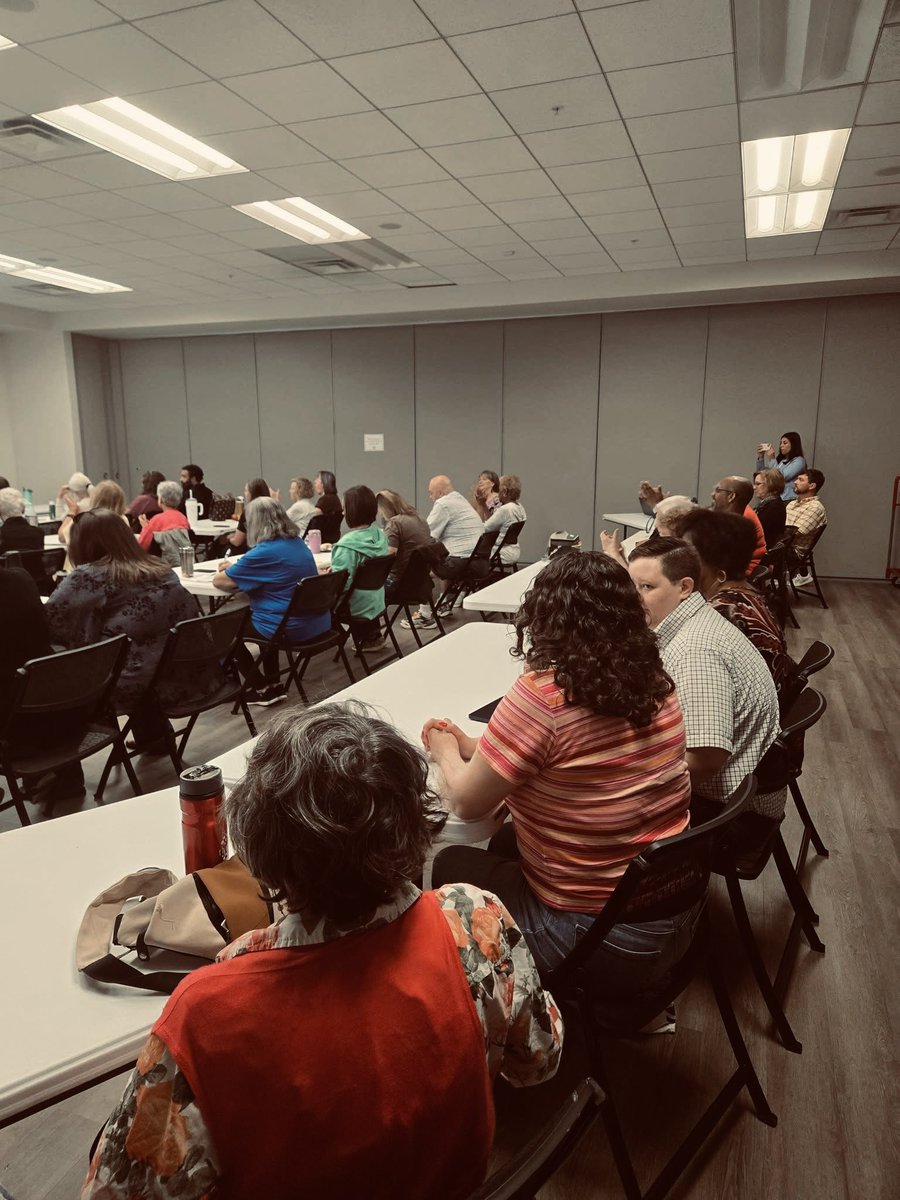 🔵Today, Democrats from around WKY got together to learn how, together, we can take action and elect leaders who care more about working families than they do about billionaires. 

Proud of the work the <a href="/KyDems/">Kentucky Democrats</a> are doing to grow the blue dot.  Hope you can join us.
