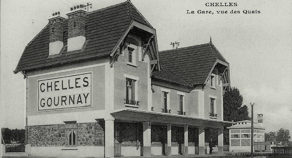 La nouvelle gare de Chelles, celle de 1931, après passage de la ligne à 4 voies. Vue au niveau des quais.