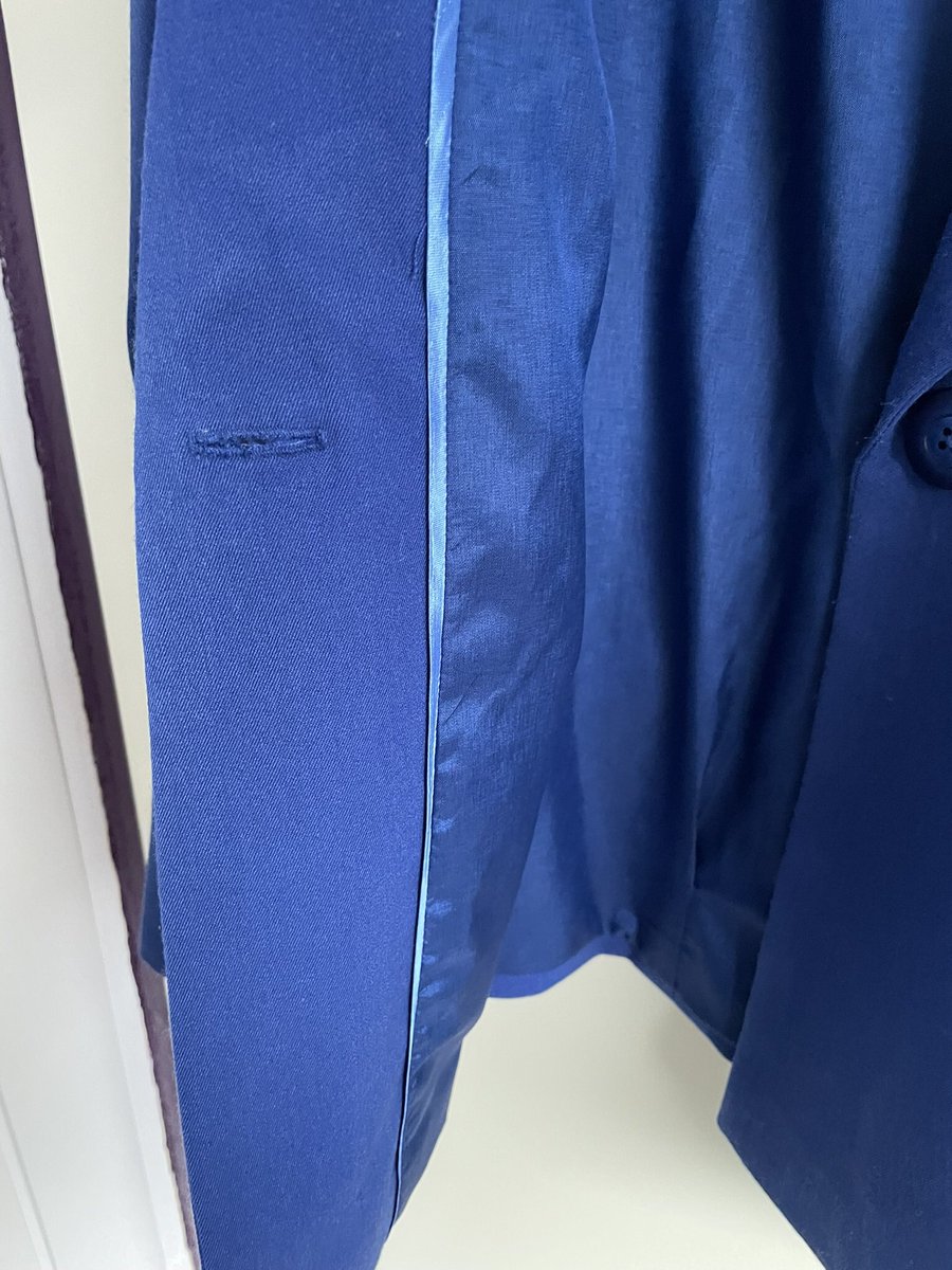 onsan1's tweet image. #mei_nmooistefotos
#kleding
@AnitaPeeters 
Kleding maken is mijn grootste hobby, ook teken ik zelf mijn patronen op mijn eigen maten. Hier een broekpak uit mijn hand