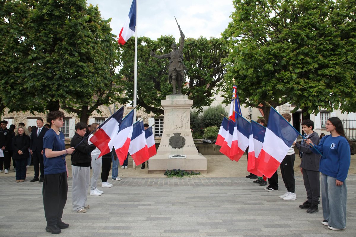 Délégation Militaire Départementale de l’Essonne tweet media