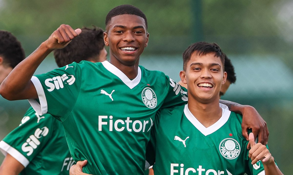 100% de aproveitamento e liderança do Grupo B! ✅

As #CriasDaAcademia derrotaram o São Bento fora de casa e seguem doutrinando no Paulista Sub-20! ➤ tinyurl.com/mrfnxdf5

🏆 São Bento 0x4 Palmeiras
⚽ Kidani, Murilo Dourado, Haruki e Uberaba