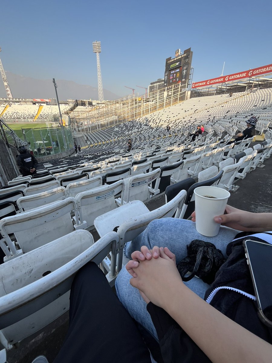 eignvcio20's tweet photo. Rompiendo la mufa de mi señora #VamoColoColo #ColoColo https://t.co/vDZQEDFjxn