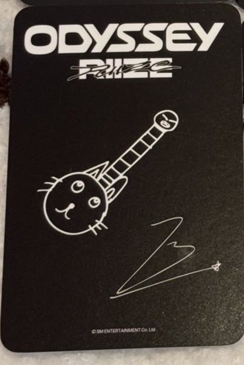 "guitars only have 6 strings" not wonbins 😝