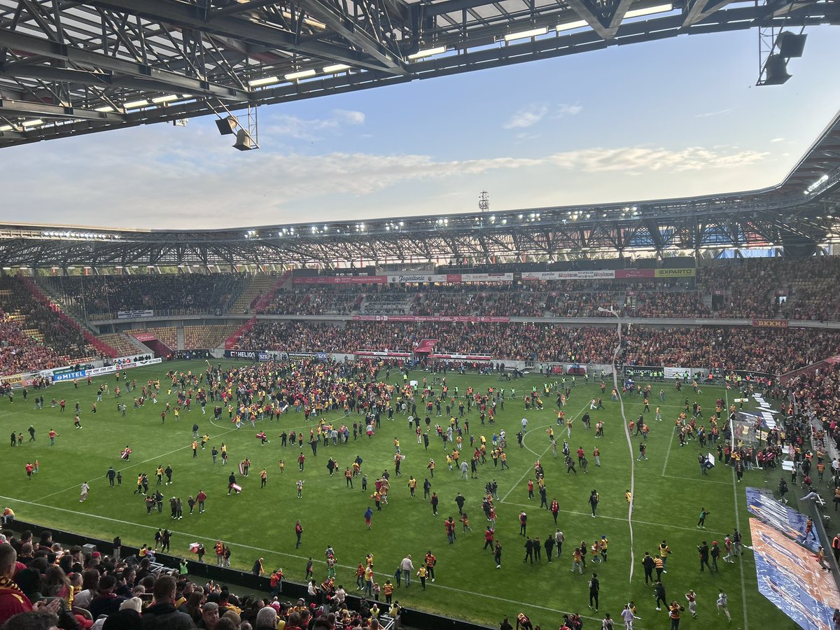 Filipus321's tweet image. 💛❤️