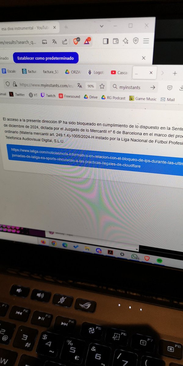 Hoxe en "#LaLiga" non me deixa traballar: bloquearon a páxina da botonera de efectos de son para poder facer impro.

É unha vergoña