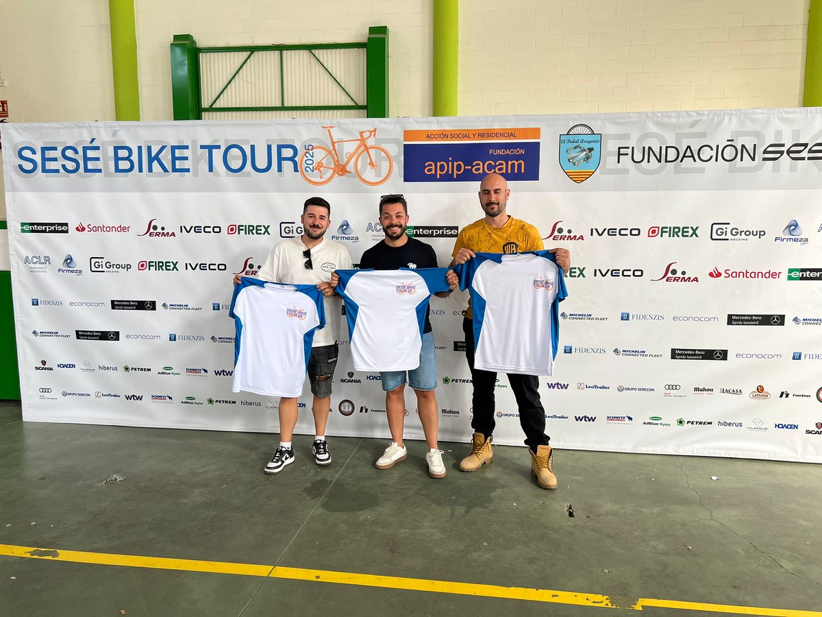 SeseBikeTour's tweet photo. 🚴‍♂️💚 ¡Arranca la Sesé Bike Tour!

La fiesta de la ciclismo y la solidaridad ya se vive en Urrea de Gaén. Los primeros inscritos ya han recogido sus dorsales y están listos para disfrutar mañana de la ciclodeportiva más solidaria de Aragón. https://t.co/sX3Xvgm08C