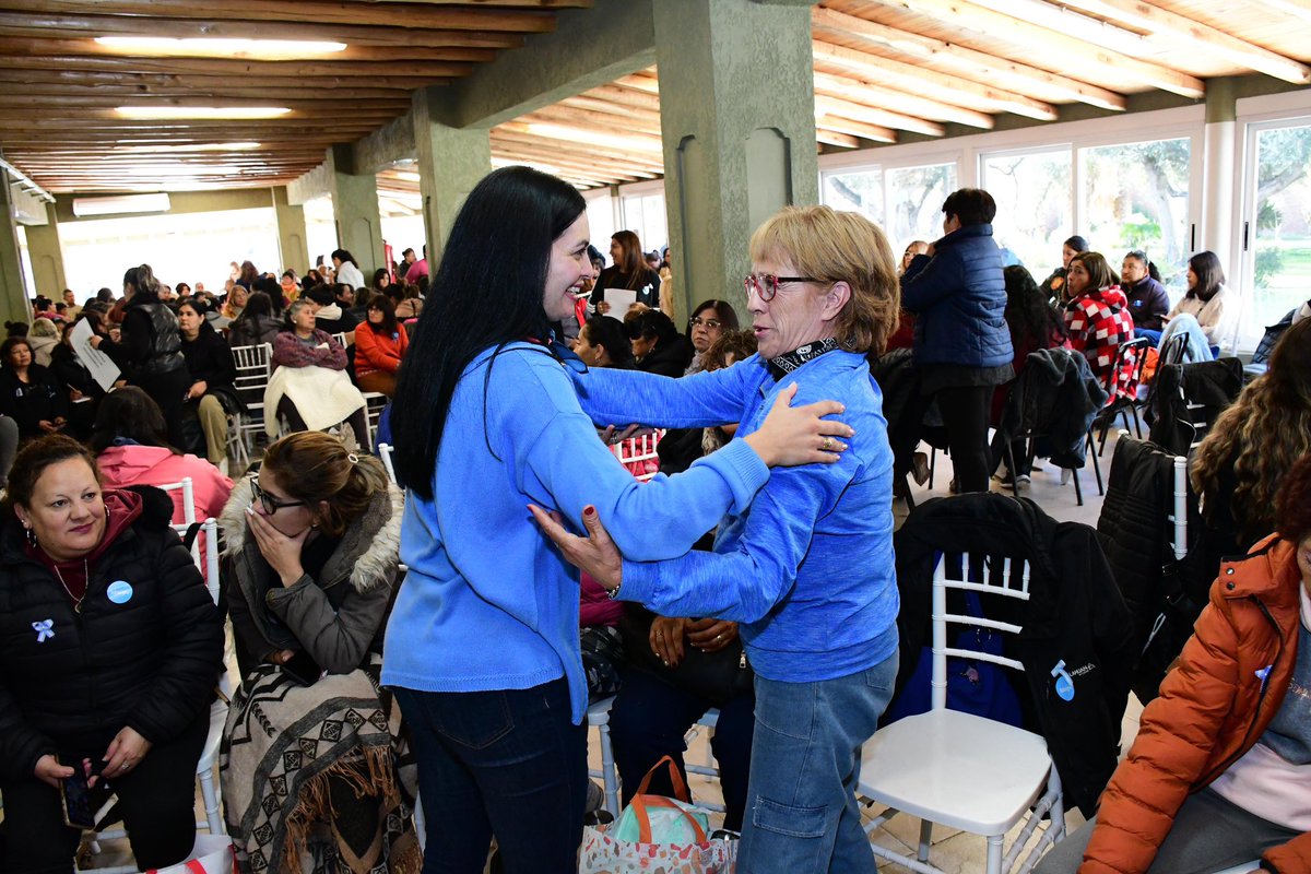 🇦🇷 Hoy decidimos junto a cientos de mujeres que la alternativa es el OPTIMISMO y el TRABAJO en EQUIPO. 

Que frente a una provincia estancada y un Gob Nac que solo se maneja con crueldad, NOSOTRAS vamos a formarnos y organizarnos para construir el peronismo que Mendoza necesita.