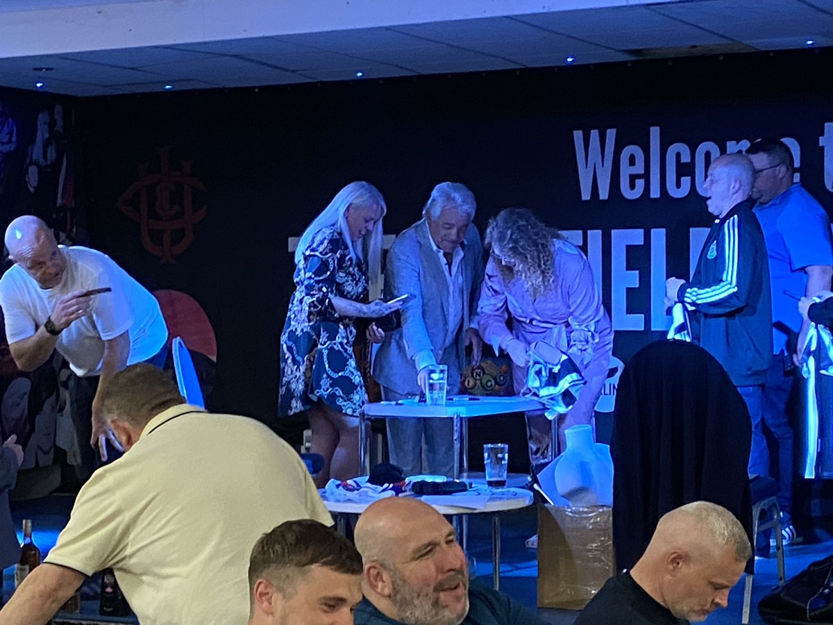 Fundraiser in Hebburn on Friday Night. I really enjoyed the talk with Kevin Keegan!

#NUFC <a href="/ThroughBWEyes/">Through Black & White Eyes</a> <a href="/ToonArmyAmerica/">Toon Army America</a> <a href="/NCSL1892/">Newcastle Consortium Supporters</a>