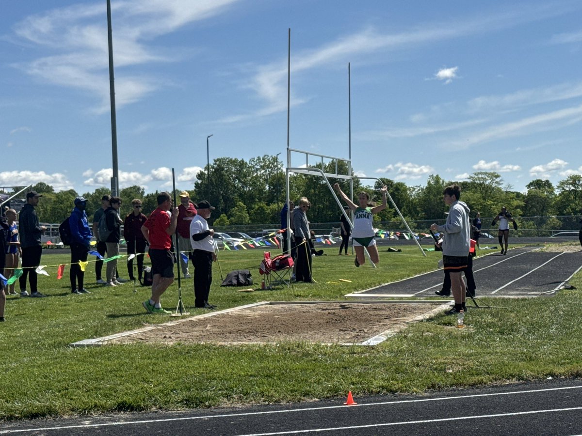 AnnaBoosters's tweet photo. Scenes from OHSAA Track &amp; Field DIII District Competition! 
@AnnaAthletics https://t.co/ntaHSpNPof