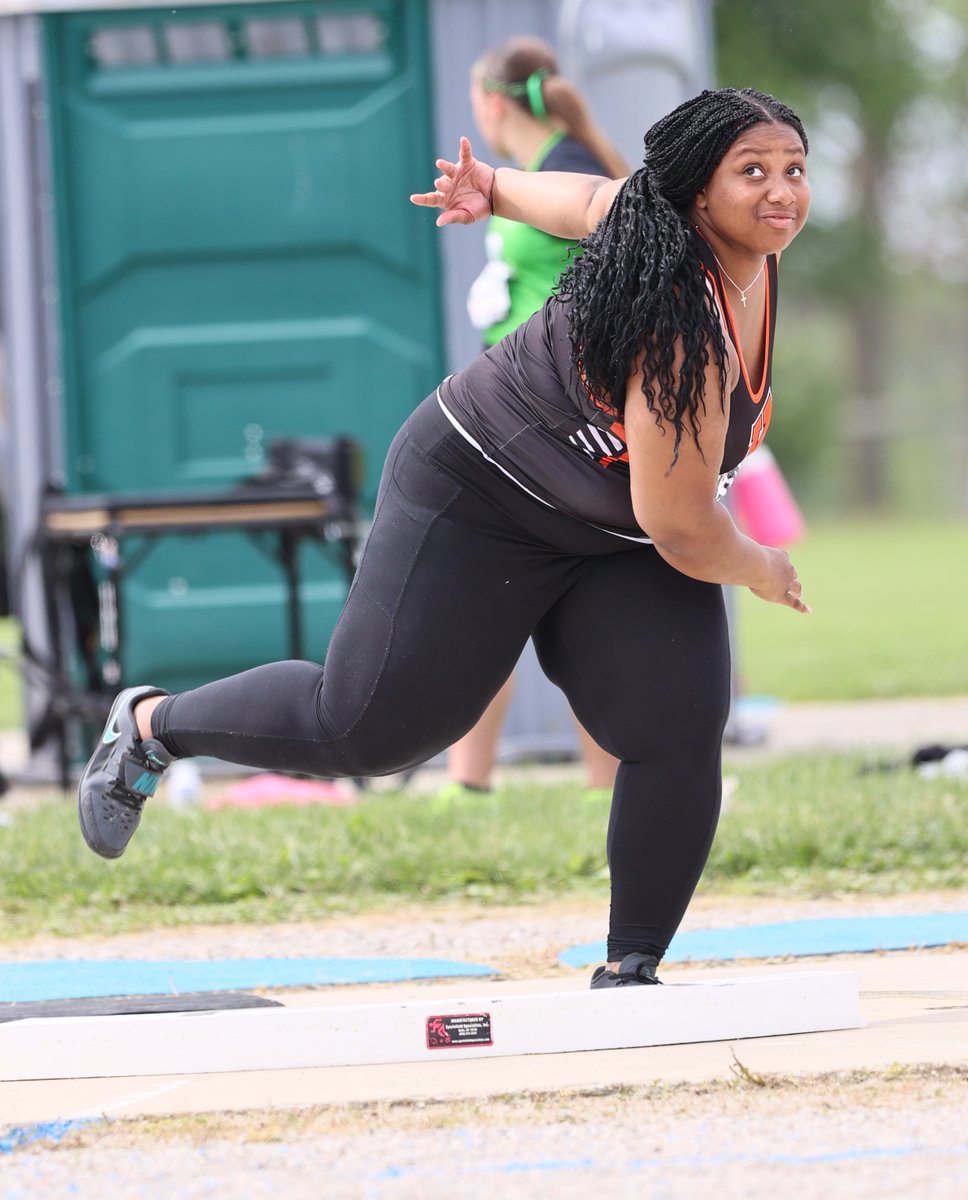 CoachAtwell's tweet photo. The Queen of the Shot Put Ring was in action today at the Girls State Track &amp; Field Meet. Star Jordan was in 12th place going into today. Need to be 9th or better to get a medal. Boiler Fans...Star got her personal best today 36'07.75".. and took 8th place #simplythebest229 https://t.co/X87CNVdB86