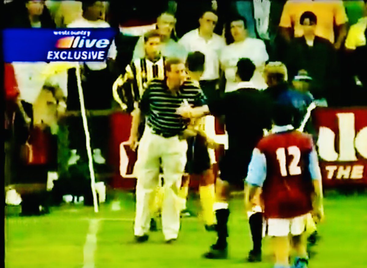 matt_wright_1's tweet photo. Wow 1996 👼 lucky to share a pitch with some now Westham Utd legends 🙏 https://t.co/MoybLfEGWm